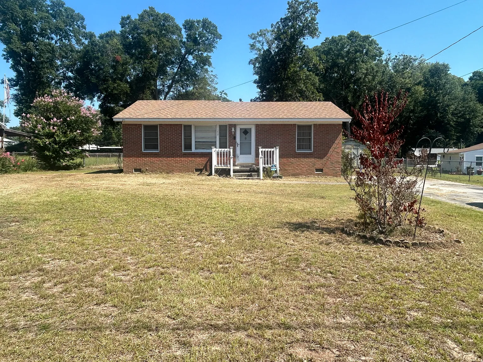 3 bed, 970 sqft, $1,300 — Photo 1