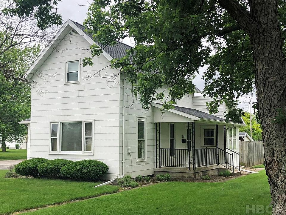 1st image of 704 Hart Ave