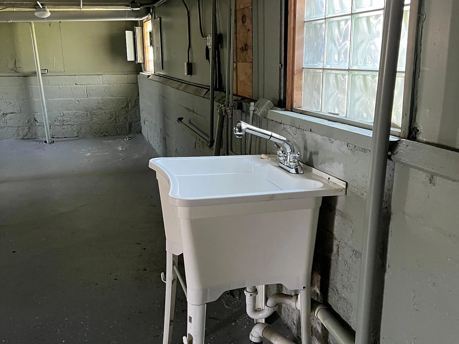 104 Pulaski Rd — Photo 3