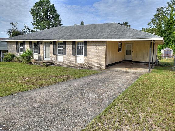 2nd image of 2083 Hillsinger Rd