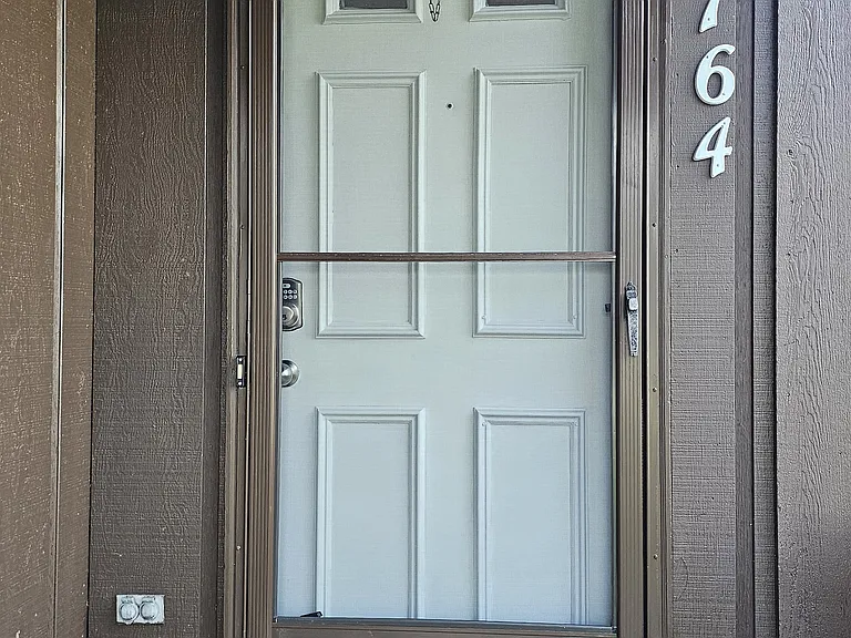 5764 Weiss St #5764 — Photo 9