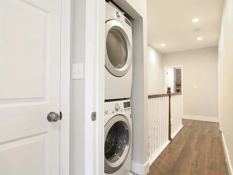 747 Gresham Pl NW #A — Photo 12