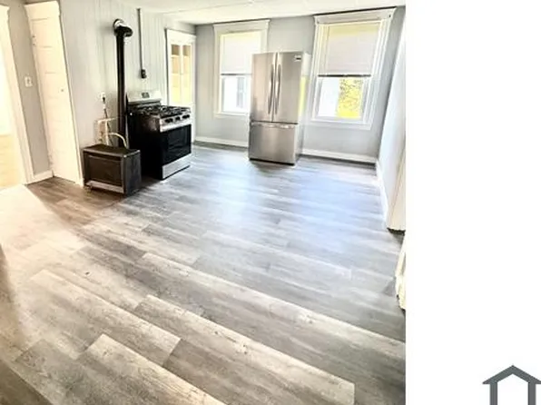 16 Groton Pl, Worcester, MA