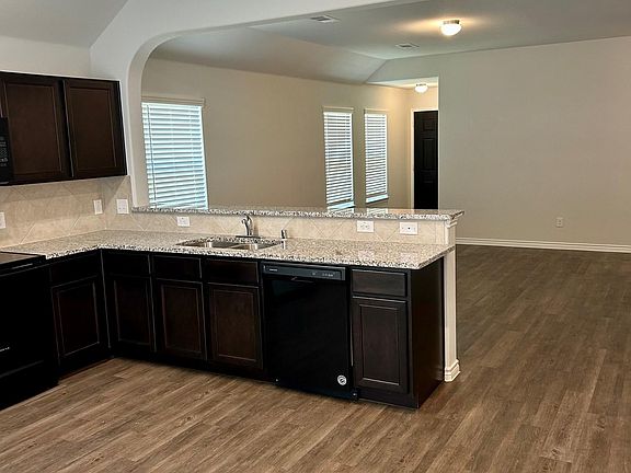 5th image of 1403 Fantail Ln