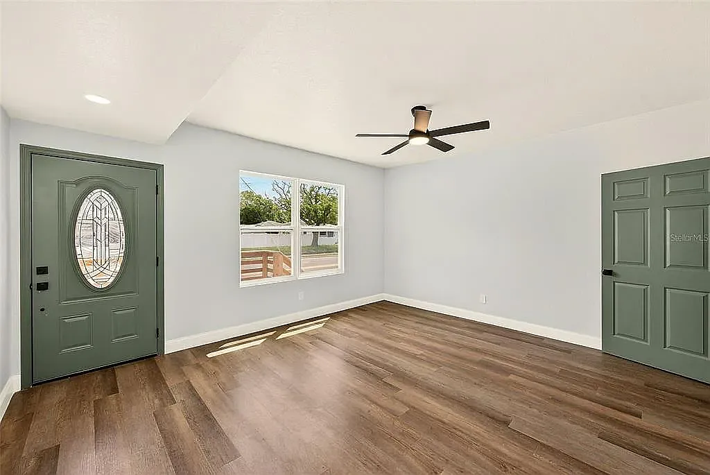 6 bed, 2790 sqft, $7,500 — Photo 4