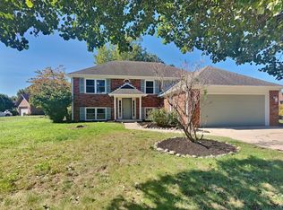 566 Lacy Cir, Greenwood, IN 46142