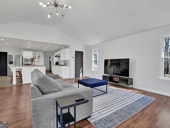 2nd image of 3474 Hildon Cir