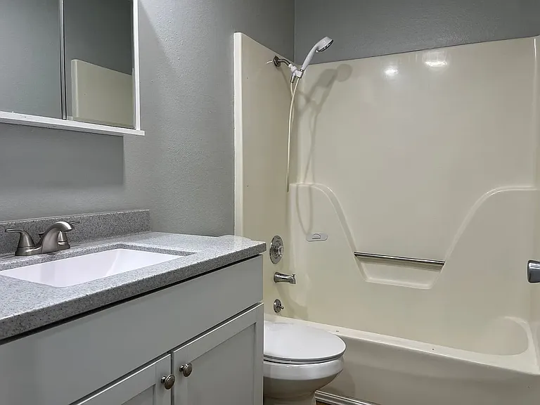123 Hannah Dr #1 — Photo 6