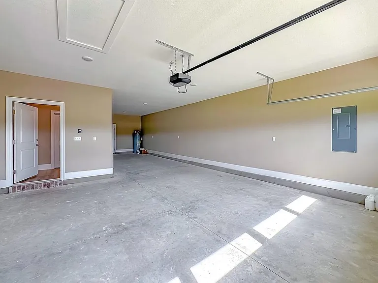 94 Springdale Dr — Photo 23