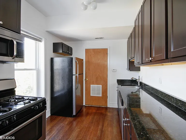 1149 W Cornelia Ave #3W — Photo 14