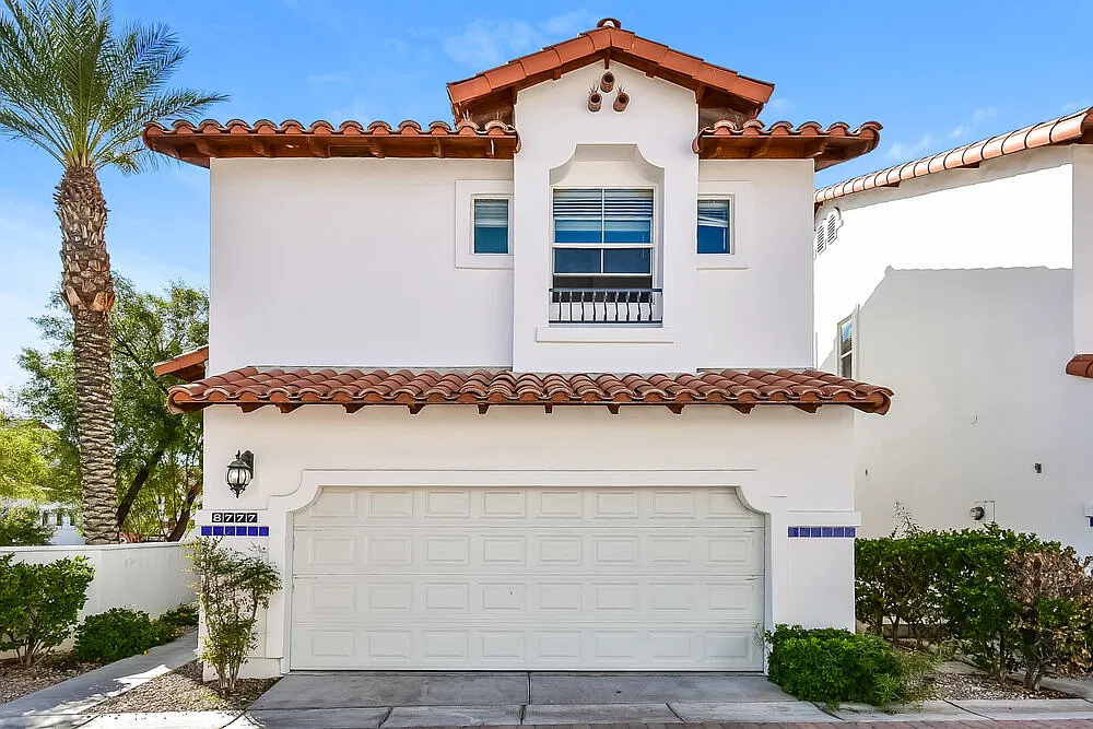 3 bed, 2.5 bath, 1425 sqft, $2,120 — Photo 1