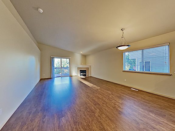 4th image of 18325 13th Avenue Ct E