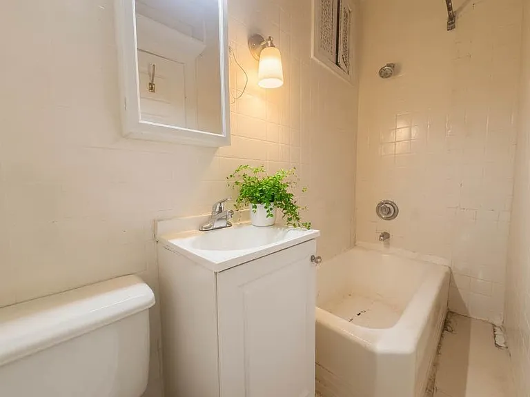 13 Saint Marks Pl #6R — Photo 5
