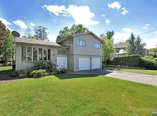 198 Fairview Ave, Englewood Cliffs, NJ 07632