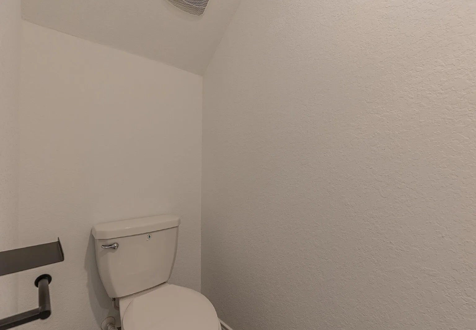 4 bed, 2.5 bath, 1950 sqft, $1,600 — Photo 4