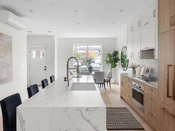 5th image of 820 Dunsmuir Rd #5