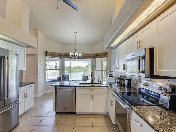 5th image of 2525 NE 20th Pl
