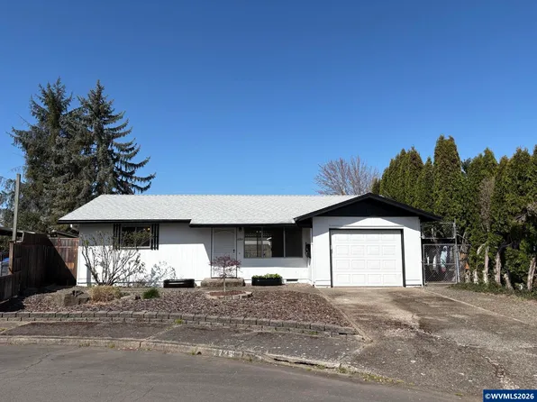 4739 Charmalee Ct NE, Salem, OR 97305