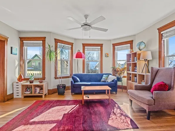 27 Waterhouse St #3, Somerville, MA 02144