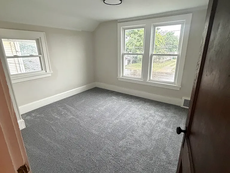 3318 13th St NW — Photo 5
