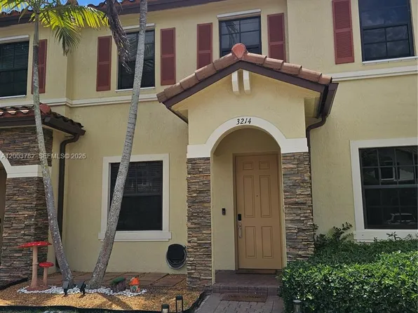 3214 SE 4th Ct, Homestead, FL 33033