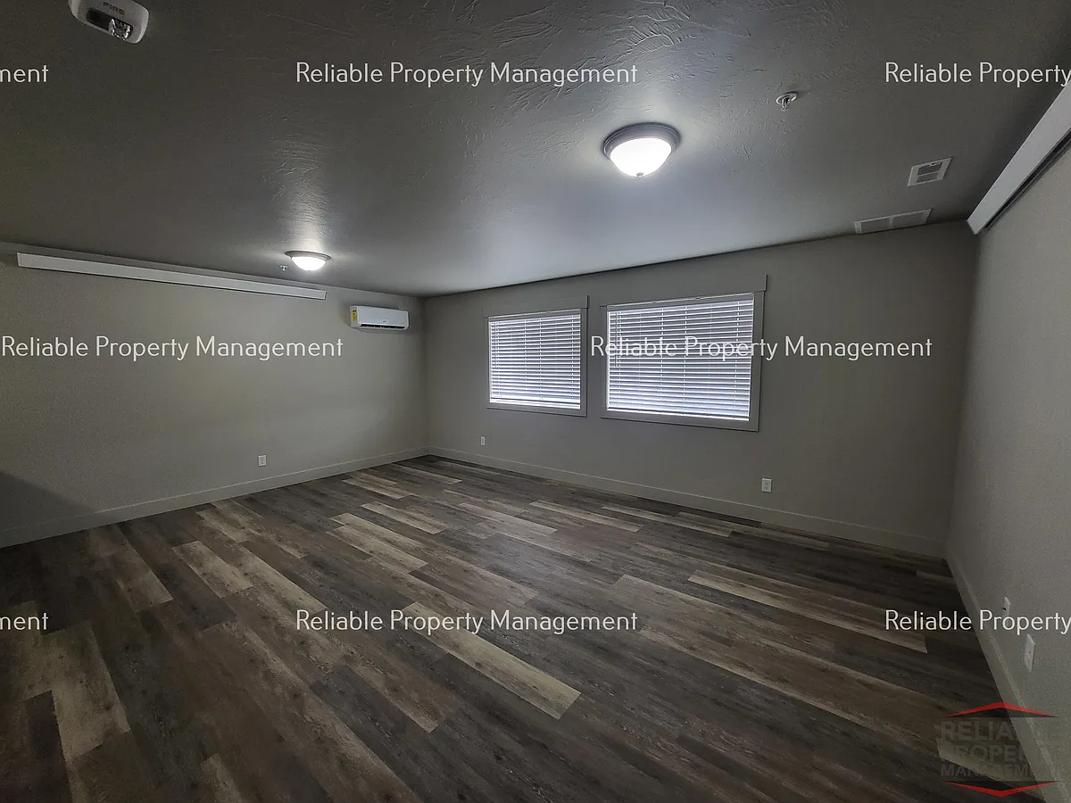 Building Photo - 6325 N Silver Fox Rd #2