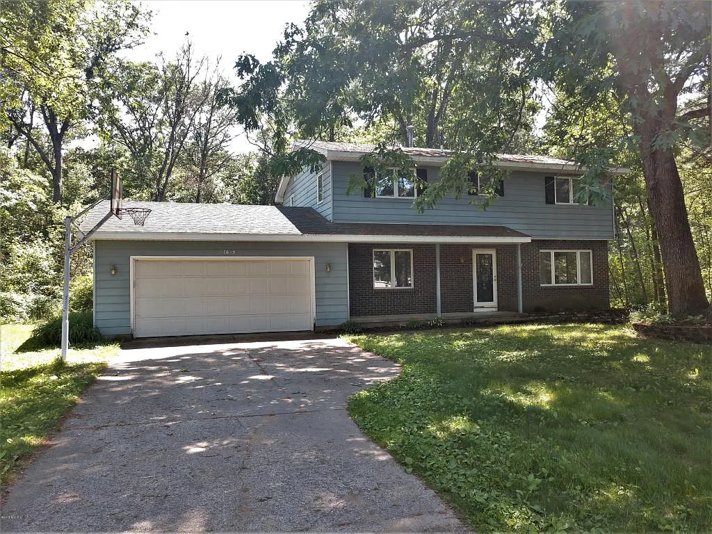 17645 Nancy Dr photo 1