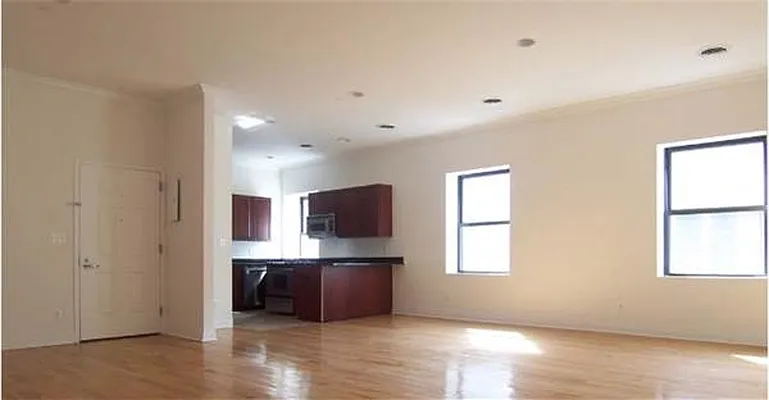 Rented by Sommerlyn Associates | media 17