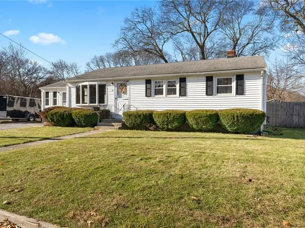 51 Bakers Creek Rd, Warwick, RI 02886