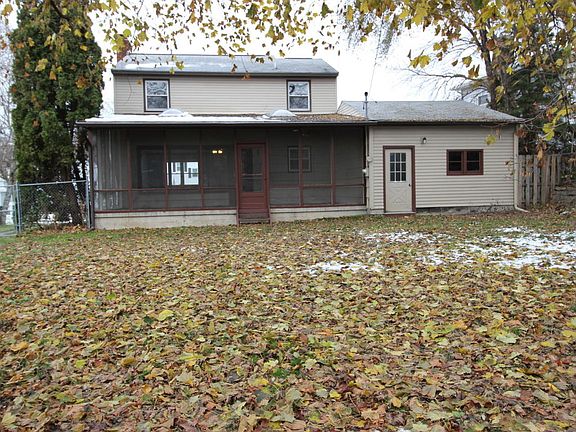 3rd image of 1020 Lockridge Dr NE