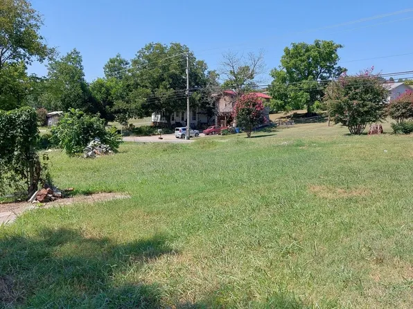 1725 Middlesettlements Rd, Maryville, TN 37801