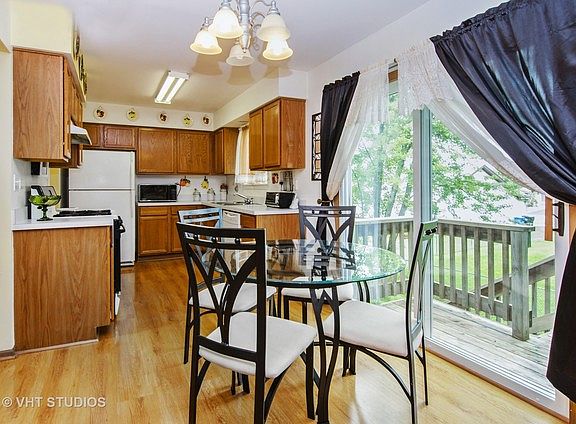 3rd image of 1839 Cambridge Dr