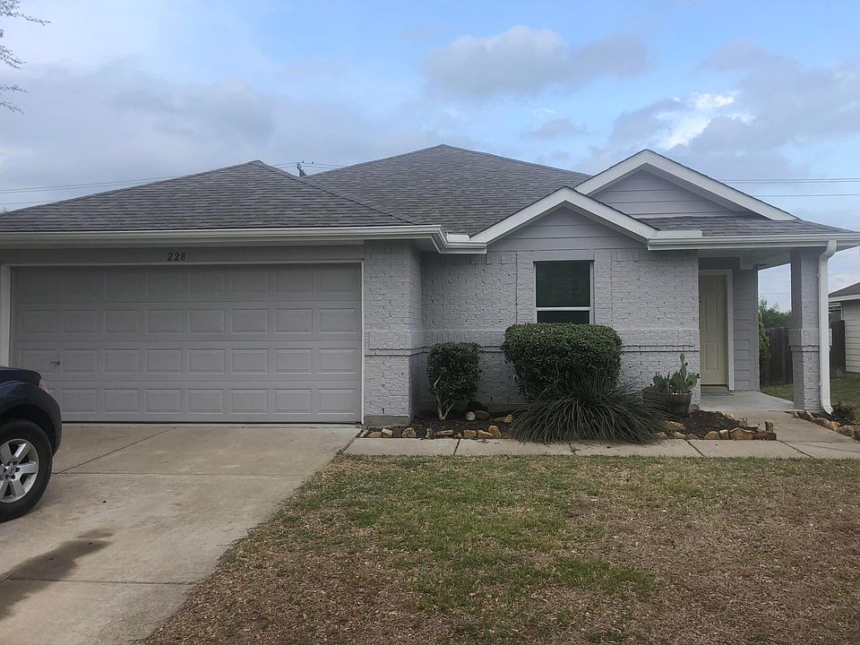 1st image of 228 Meadowcrest Dr