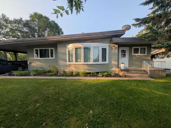 703 N 5th Ave W, Brooks, AB T1R 0E4