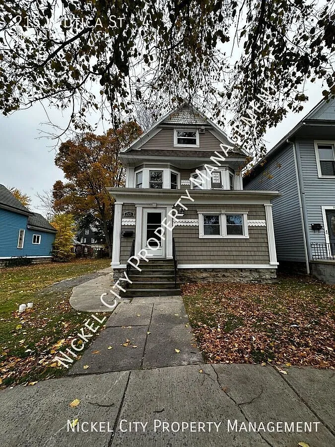 215 W Utica Street - Apt. 4 — Photo 1