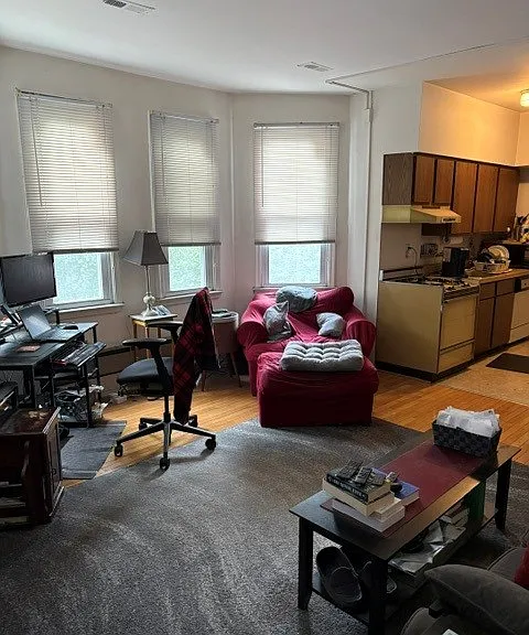 748 S 3rd St #2R — Photo 2