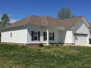 3 bed, 2.0 bath, 1640 sqft, $1,975 — Photo 2