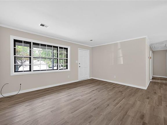 5th image of 6000 Mallory Rd