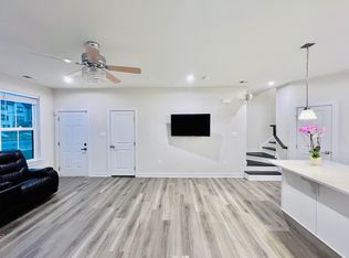 14081 Sunrise Valley Dr, Herndon, VA 20171