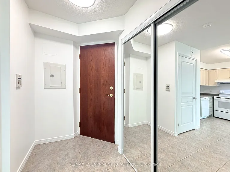 2545 Erin Centre Blvd #509 — Photo 20