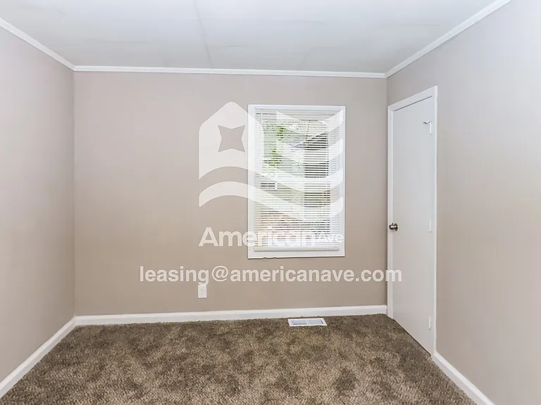 1194186_011_wm_-_bedroom_12987900.jpg