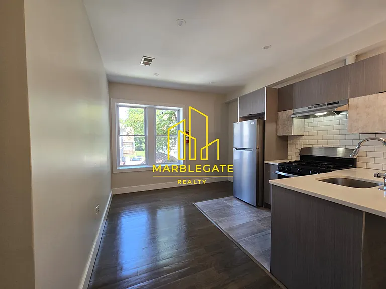 535 Hawthorne Ave #2033 — Photo 1