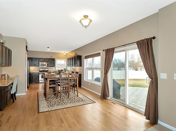 4th image of 2460 Peregrine Dr