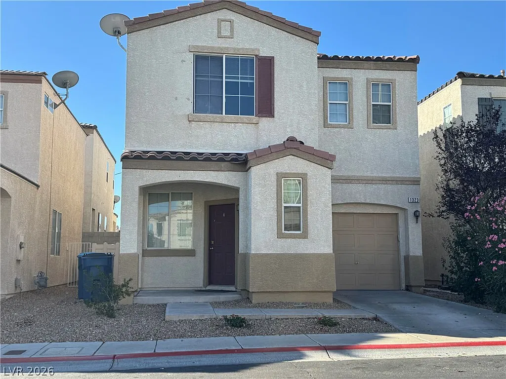 3 bed, 2.5 bath, 1429 sqft, $1,750 — Photo 3