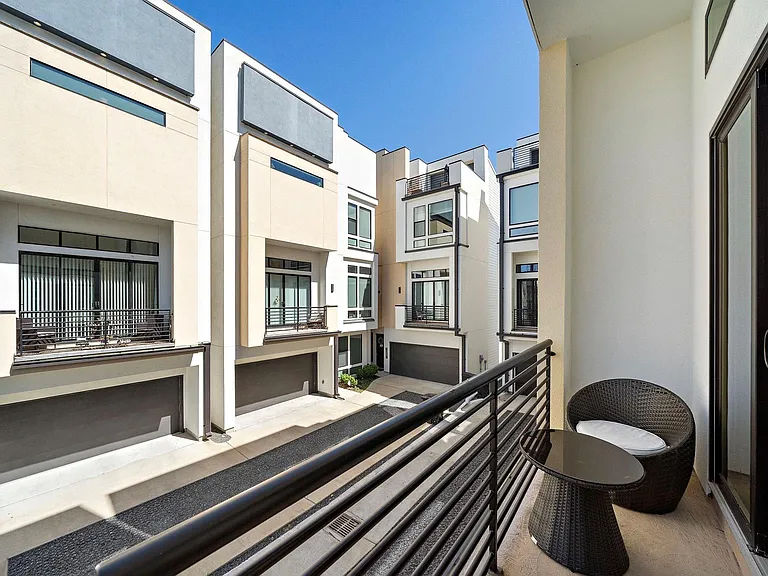 3515 Hutchins St — Photo 33