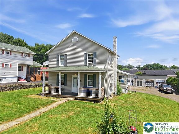 2nd image of 40 Davenport St