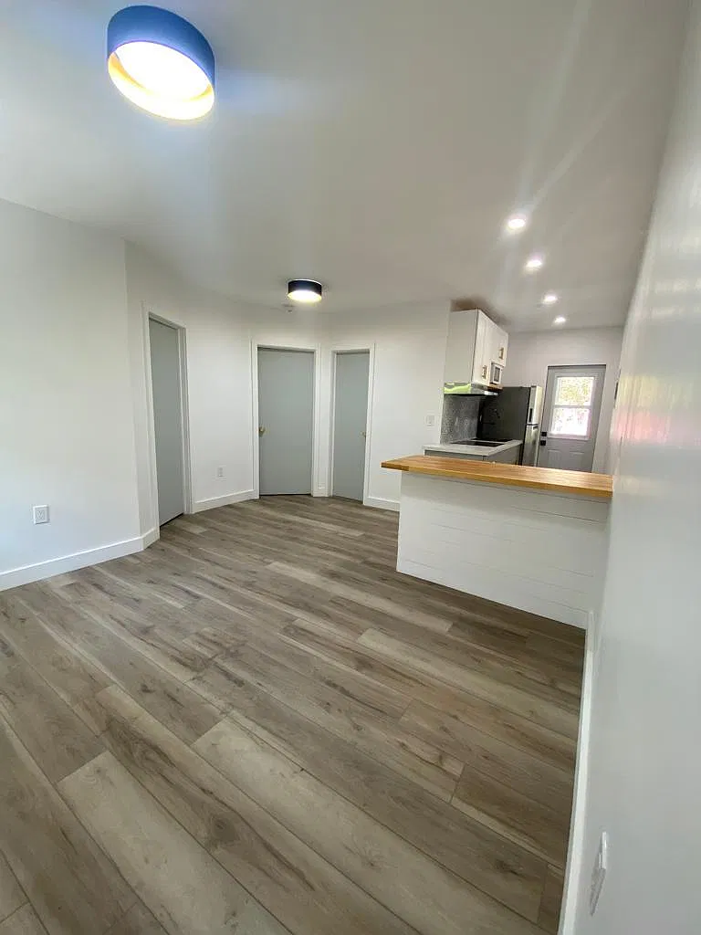 1542 SW 5th St — Photo 1