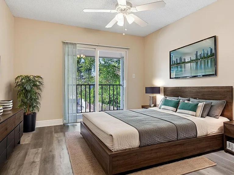 3109 W Horatio St #28 — Photo 3