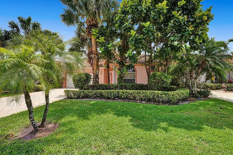 1st image of 10694 E Greenbriar Villa Dr