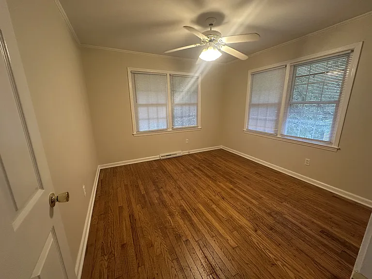 60 Oak Ave — Photo 8